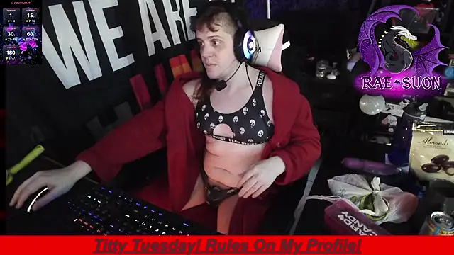 Snapshot of Rae-Suon chatting on November 27, 4:03 am Rae-Suon online show from November 27, 4:03 am