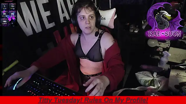 Snapshot of Rae-Suon chatting on November 28, 3:20 am Rae-Suon online show from November 28, 3:20 am