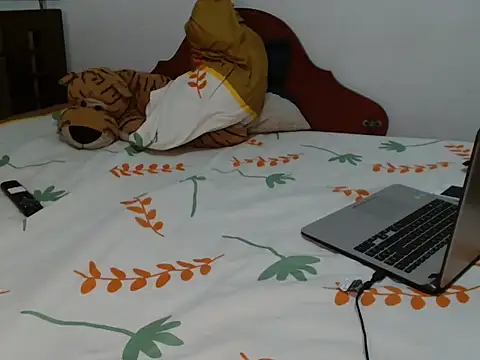 Snapshot of camm1205- chatting on September 8, 4:28 pm camm1205- online show from September 8, 4:28 pm