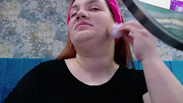 MelanieBrownn online show from January 4, 8:16 pm