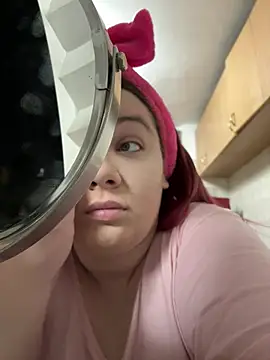 MelanieBrownn online show from March 9, 5:17 pm