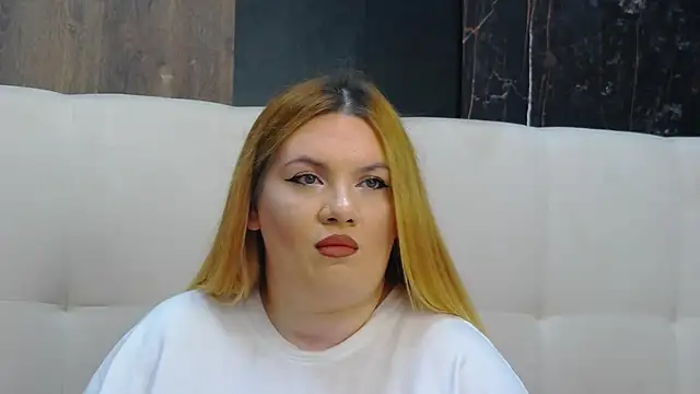 MelanieBrownn online show from November 12, 3:45 pm