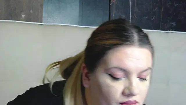 MelanieBrownn online show from January 11, 7:13 am