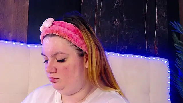 MelanieBrownn online show from March 10, 5:34 am