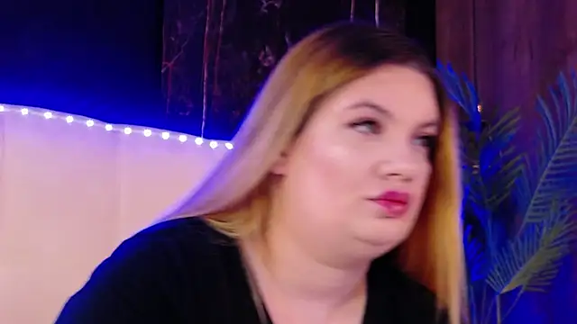 MelanieBrownn online show from March 19, 5:44 am