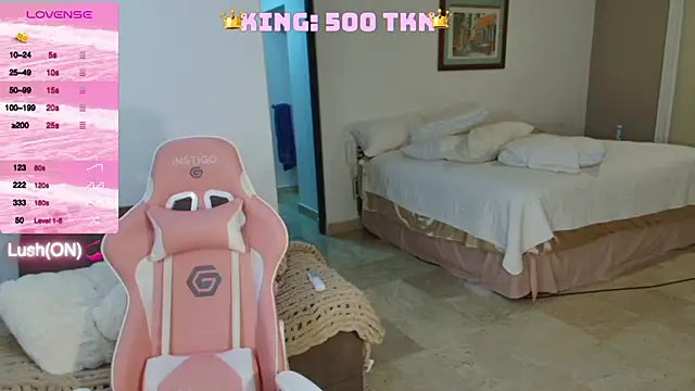 Snapshot of Angel-Ava chatting on December 12, 6:47 am Angel-Ava online show from December 12, 6:47 am