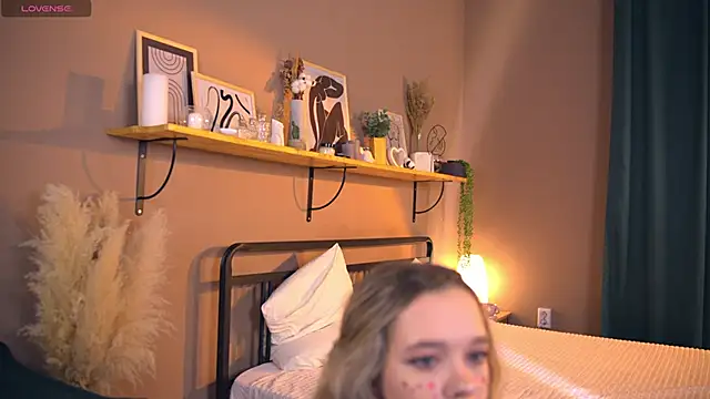 Snapshot of _AlinaBailey chatting on January 23, 11:37 am AlinaBailey online show from January 23, 11:37 am