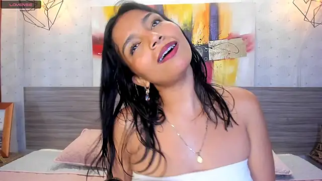 Snapshot of Candys_victoria chatting on March 1, 1:43 am Candys victoria online show from March 1, 1:43 am