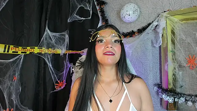 Snapshot of Candys_victoria chatting on October 29, 4:59 am Candys victoria online show from October 29, 4:59 am