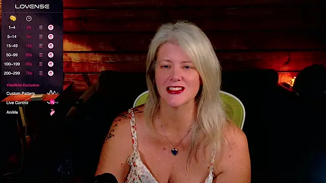 Snapshot of AliceHarlot chatting on September 11, 3:50 am AliceHarlot online show from September 11, 3:50 am