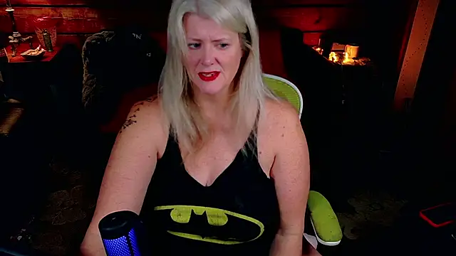 Snapshot of AliceHarlot chatting on November 26, 5:30 am AliceHarlot online show from November 26, 5:30 am