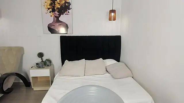 Scarlett  bell online show from September 30, 1:27 pm