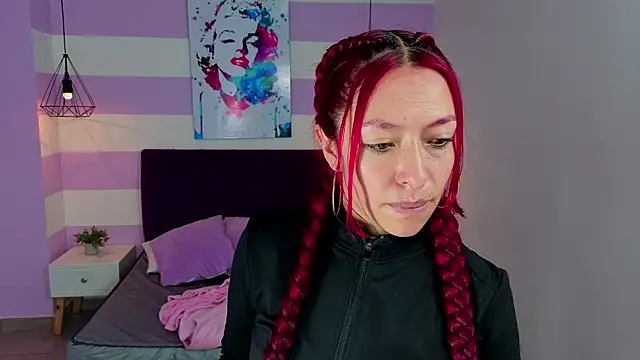 Scarlett  bell online show from April 17, 1:25 pm