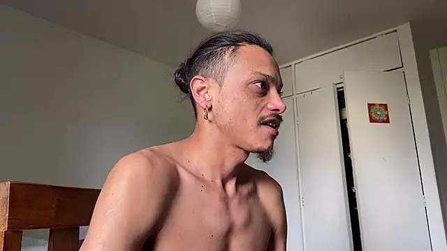 villanocat online show from December 6, 7:56 pm