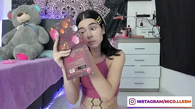 Snapshot of jade_dakota__ chatting on February 2, 11:00 pm jade dakota online show from February 2, 11:00 pm