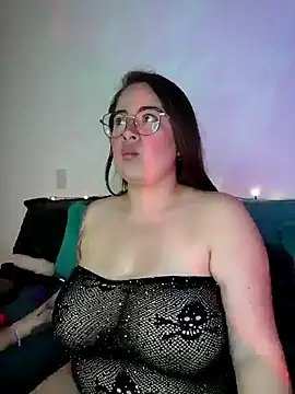 Snapshot of soofy__ chatting on January 16, 3:02 am soofy online show from January 16, 3:02 am