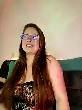 Snapshot of soofy__ chatting on March 13, 6:05 am soofy online show from March 13, 6:05 am