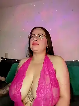 Snapshot of soofy__ chatting on October 17, 3:53 am soofy online show from October 17, 3:53 am