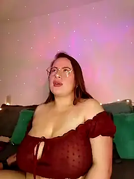 Snapshot of soofy__ chatting on October 20, 4:35 am soofy online show from October 20, 4:35 am