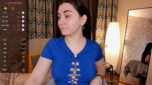 Snapshot of hannacheekss_ chatting on March 1, 2:04 am hannacheekss online show from March 1, 2:04 am