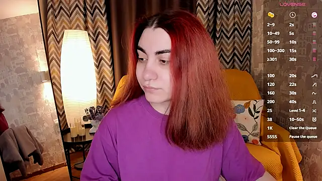 hannacheekss  online show from February 7, 2:04 am