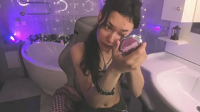 Emily Strikeee online show from January 15, 11:53 am