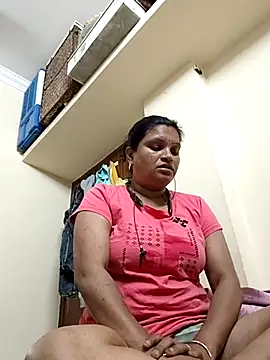 Snapshot of Lilly-queen chatting on February 17, 6:15 pm Lilly-queen online show from February 17, 6:15 pm