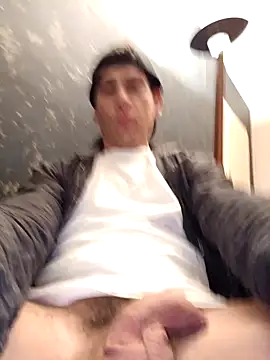 Snapshot of ElyasMatt chatting on January 17, 5:51 pm ElyasMatt online show from January 17, 5:51 pm