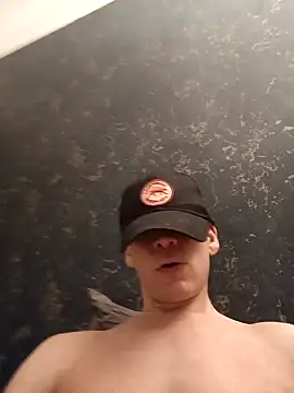 Snapshot of ElyasMatt chatting on January 21, 9:46 pm ElyasMatt online show from January 21, 9:46 pm