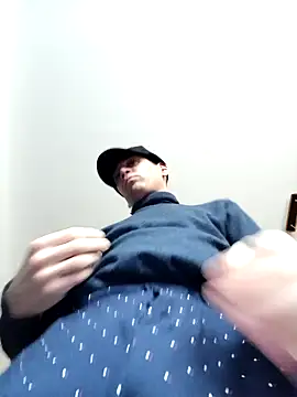 Snapshot of ElyasMatt chatting on February 9, 3:23 pm ElyasMatt online show from February 9, 3:23 pm