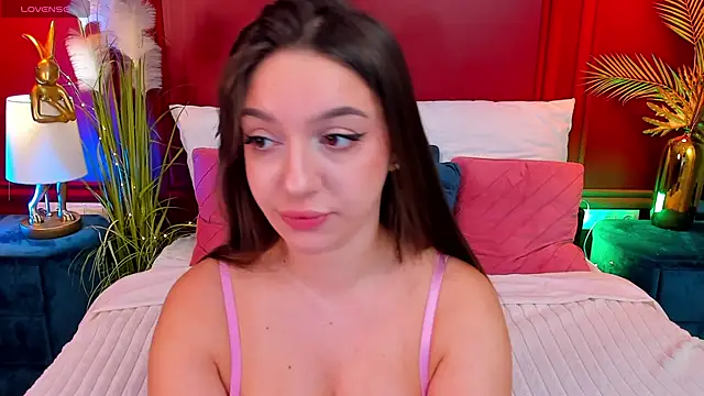 Snapshot of GiaCale chatting on November 9, 6:33 am GiaCale online show from November 9, 6:33 am