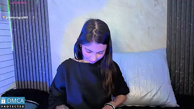 Snapshot of SolBeaumont1 chatting on October 15, 7:03 pm SolBeaumont1 online show from October 15, 7:03 pm