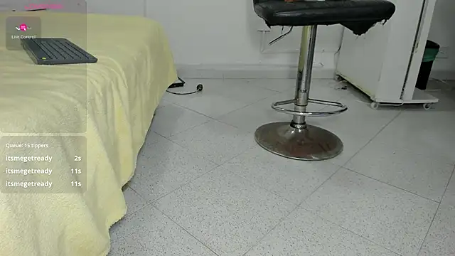 Snapshot of mia__fernandez chatting on January 19, 10:06 pm mia fernandez online show from January 19, 10:06 pm