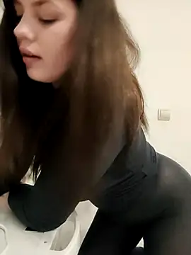 leeya lee online show from March 22, 12:17 am