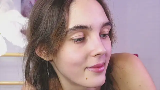 lylylovesyou online show from December 27, 11:50 am