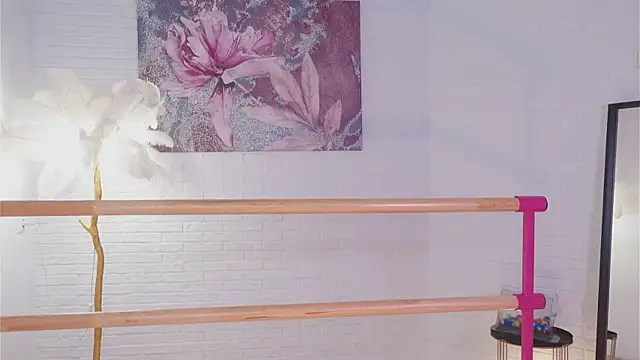 lylylovesyou online show from March 15, 8:58 am