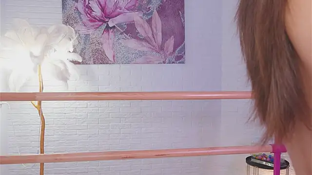 lylylovesyou online show from March 18, 10:14 am