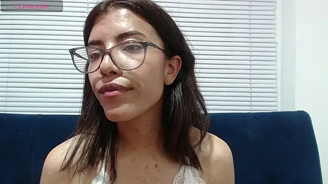 Snapshot of _lucysmith chatting on February 11, 10:15 am lucysmith online show from February 11, 10:15 am
