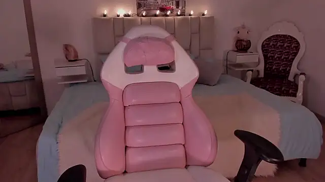 yenny garcia online show from March 12, 6:25 pm