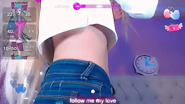 Snapshot of Babyaleja chatting on February 18, 12:39 pm Babyaleja online show from February 18, 12:39 pm