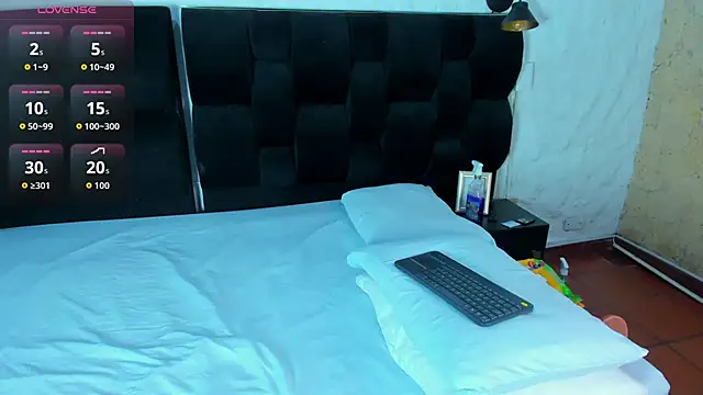 Snapshot of Kaylee_sweet_1 chatting on October 13, 7:36 pm Kaylee sweet 1 online show from October 13, 7:36 pm