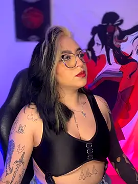 Snapshot of AnnikaMerliahh_ chatting on October 26, 2:28 am AnnikaMerliahh online show from October 26, 2:28 am