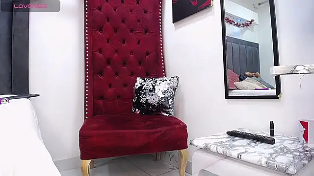 Snapshot of BiancaAntonelli chatting on December 31, 2:14 pm BiancaAntonelli online show from December 31, 2:14 pm