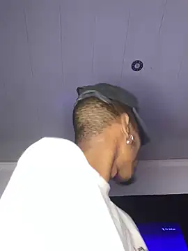 Snapshot of BlueIceCube chatting on March 18, 12:47 pm BlueIceCube online show from March 18, 12:47 pm