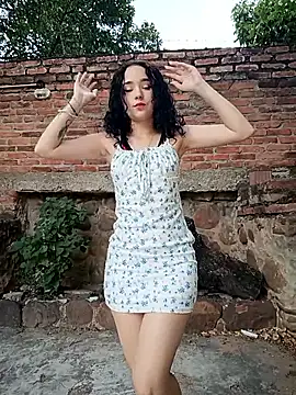 sweet outdoor charm online show from November 27, 8:11 pm