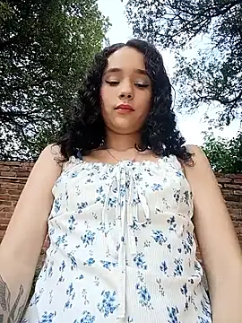 sweet outdoor charm online show from February 14, 7:43 pm