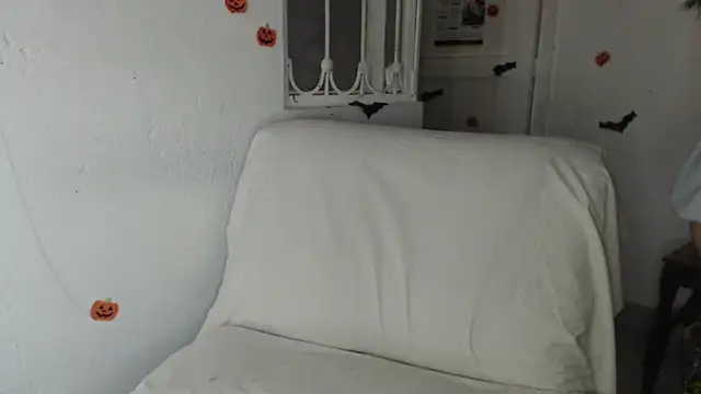 skinny sweet2411 online show from November 6, 8:32 pm