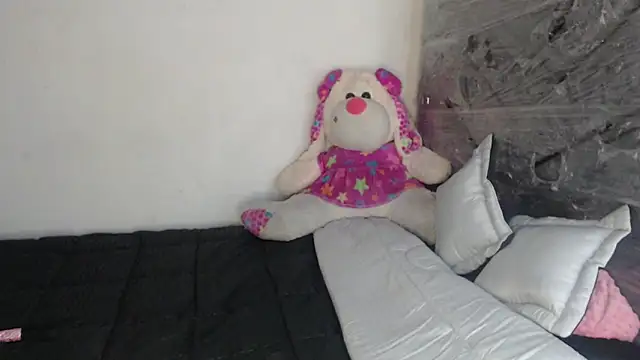 skinny sweet2411 online show from December 18, 4:29 am