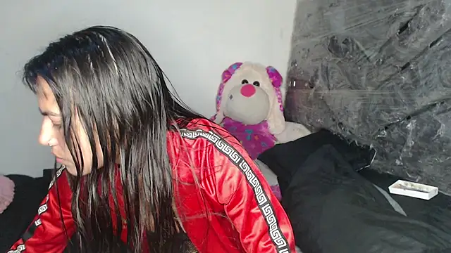 skinny sweet2411 online show from February 6, 1:21 am