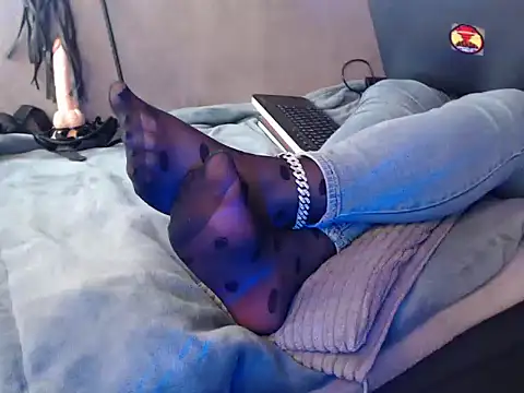 GoddessMonicaNylon online show from October 31, 12:50 pm